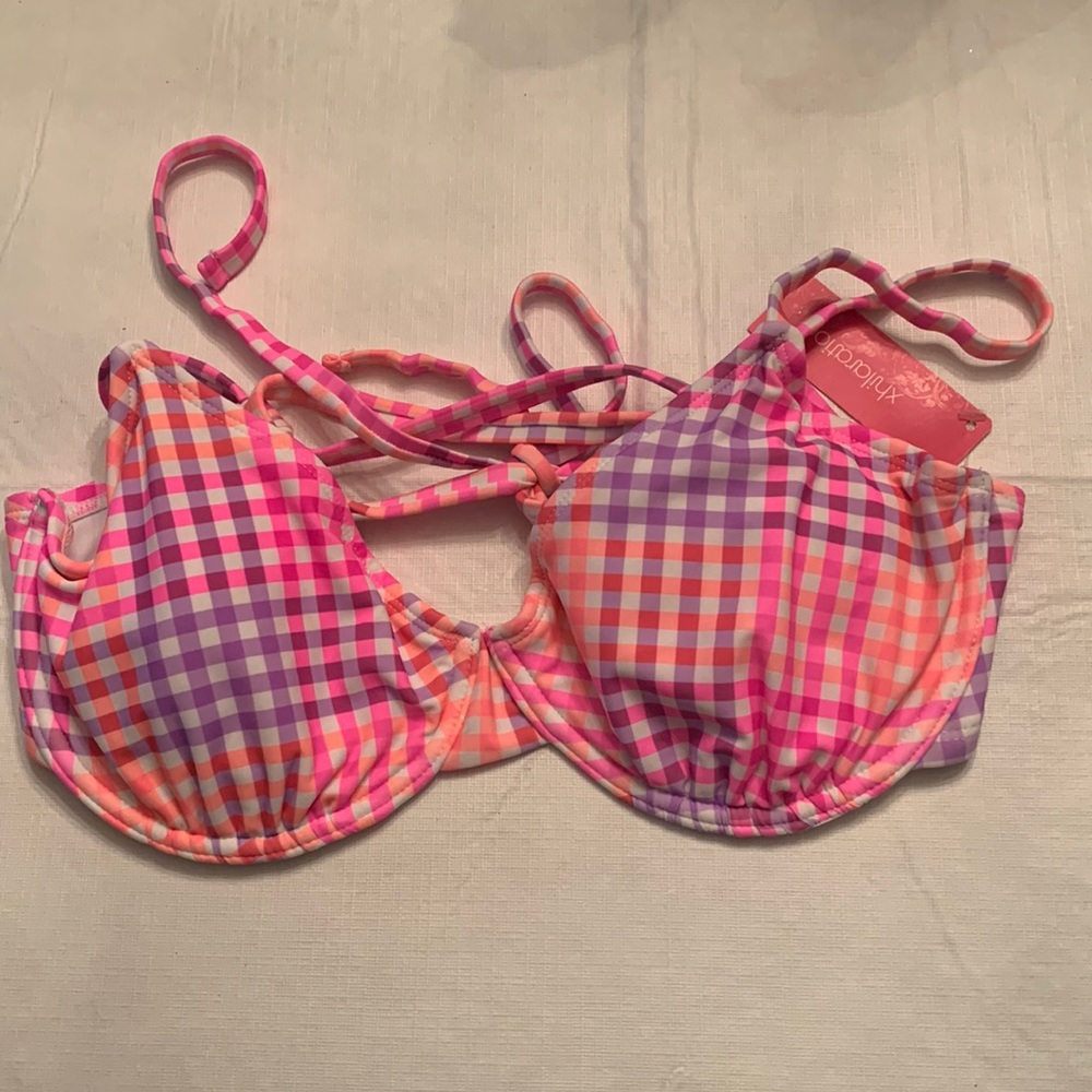 Xhilaration Gingham Bikini Top. Size D/DD. NWT